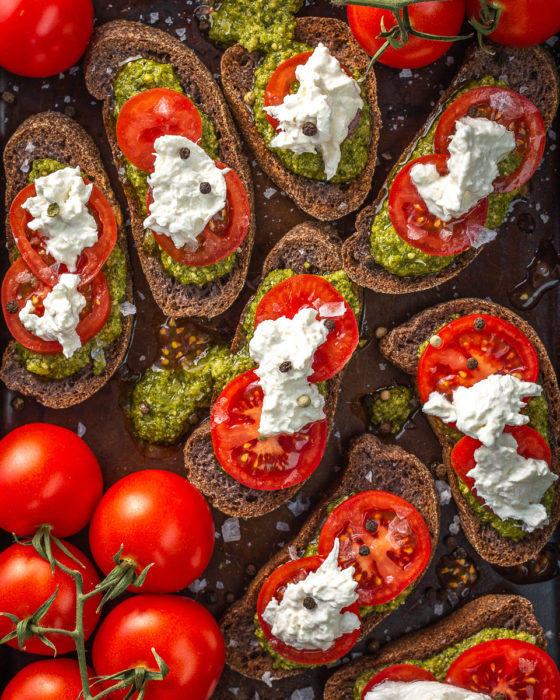 Crostini with Tomato, Pesto, and Burrata – Primal Wellness