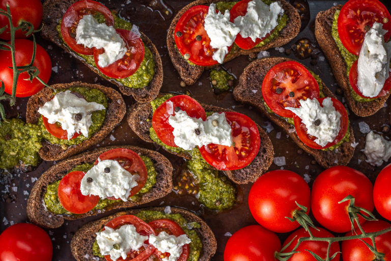 Crostini with Tomato, Pesto, and Burrata – Primal Wellness