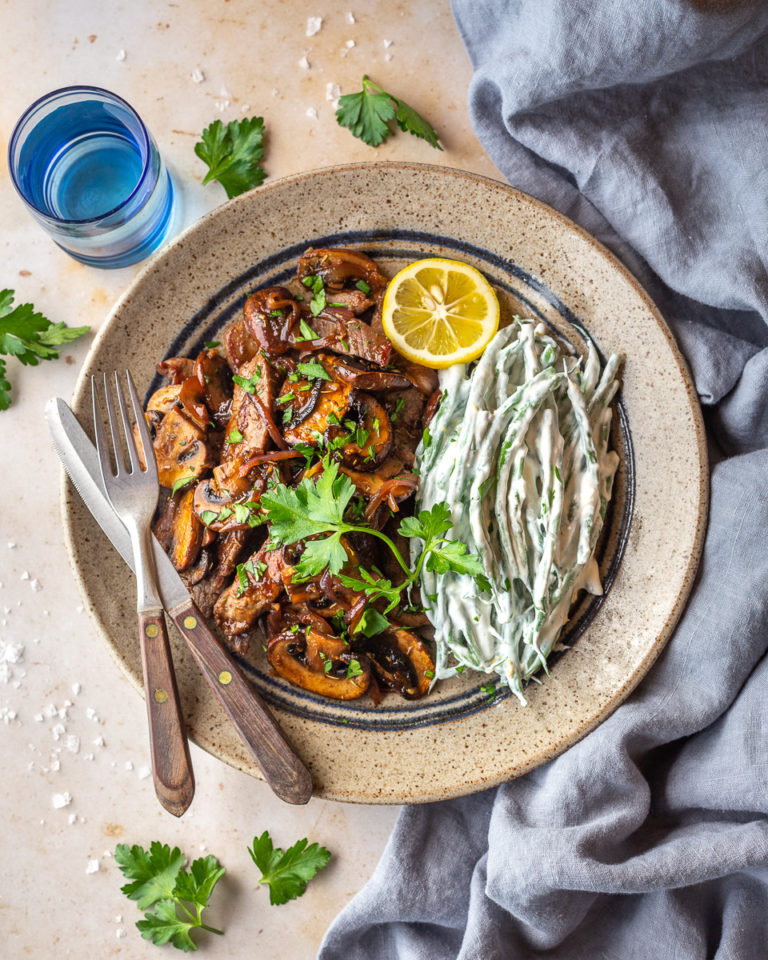 Flank Steak With Mushroom Sauce And Green Beans Primal Wellness 